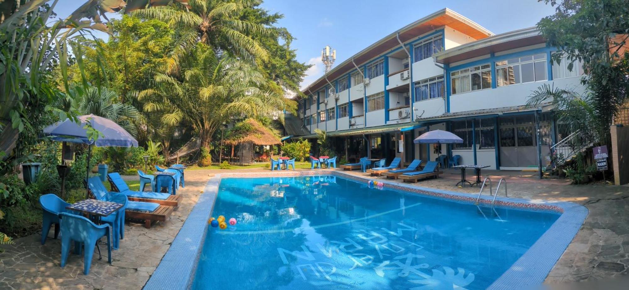 Hotel Foyer Du Marin Douala Esterno foto