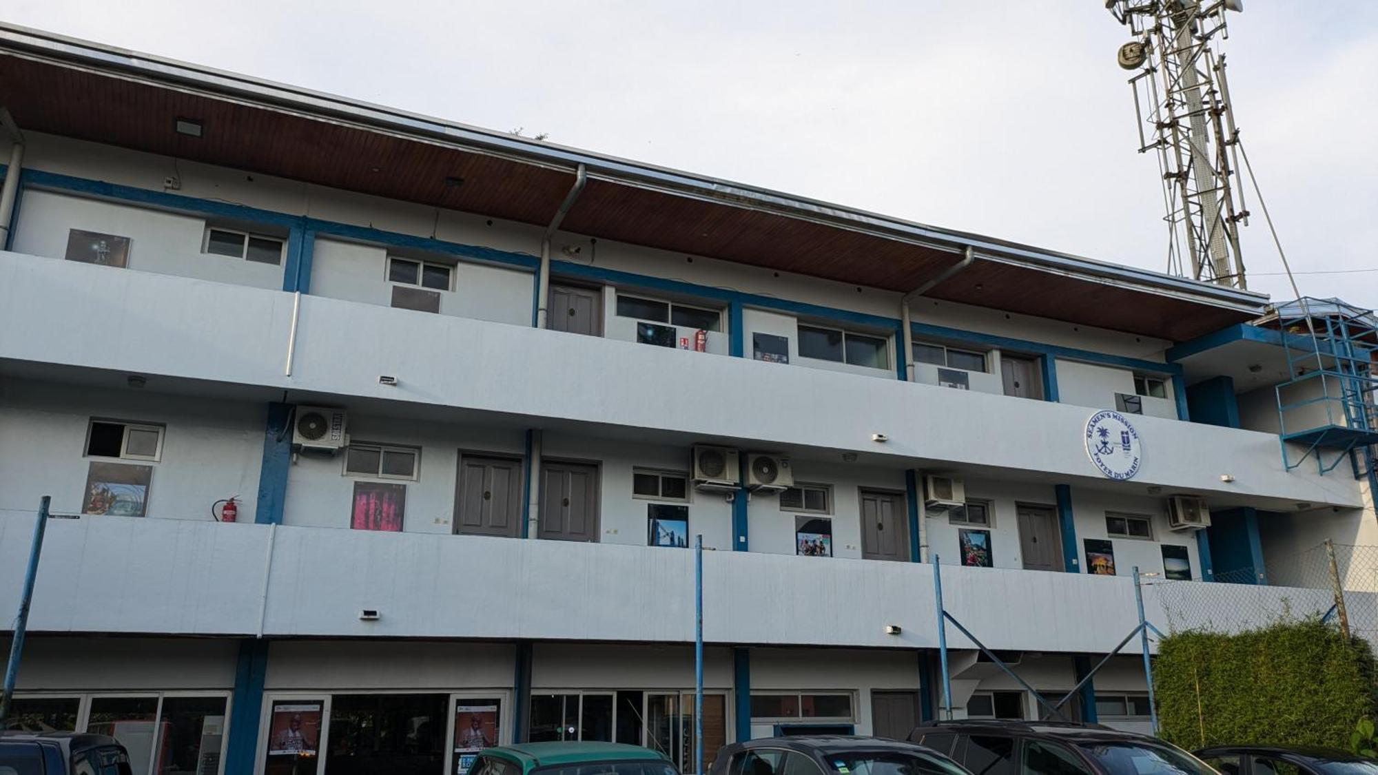 Hotel Foyer Du Marin Douala Esterno foto