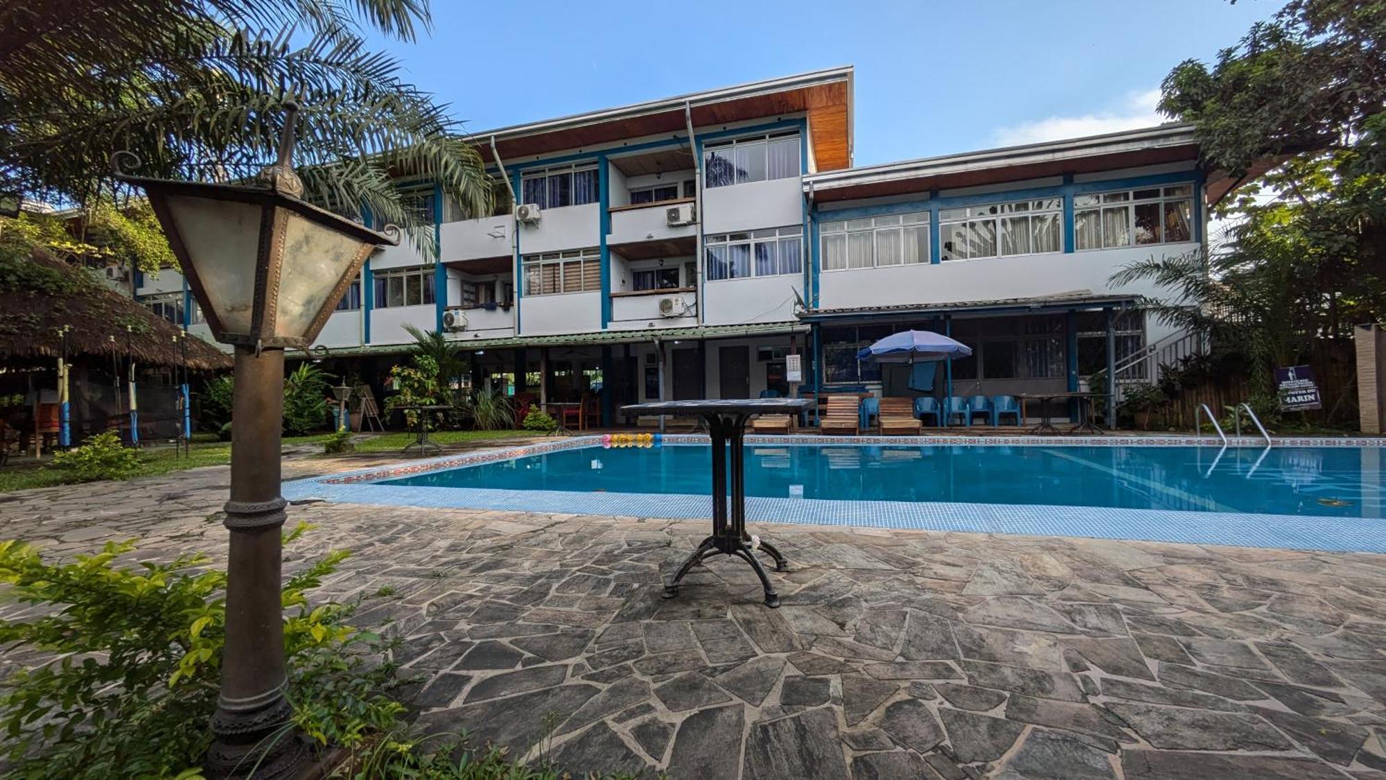 Hotel Foyer Du Marin Douala Esterno foto