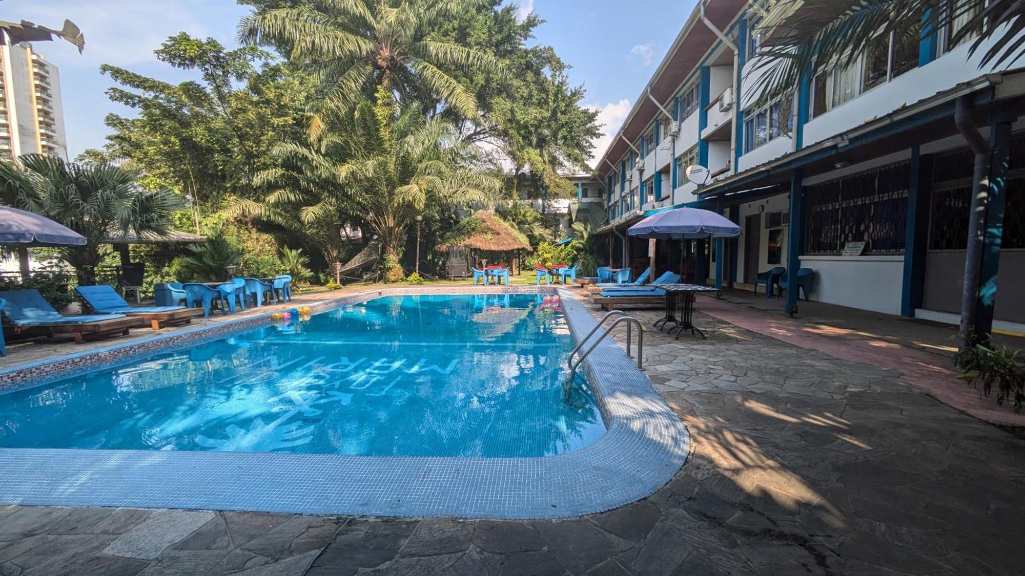 Hotel Foyer Du Marin Douala Esterno foto