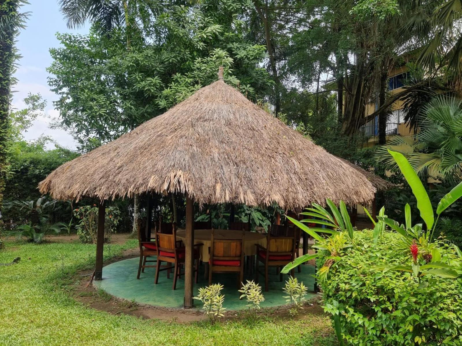 Hotel Foyer Du Marin Douala Esterno foto