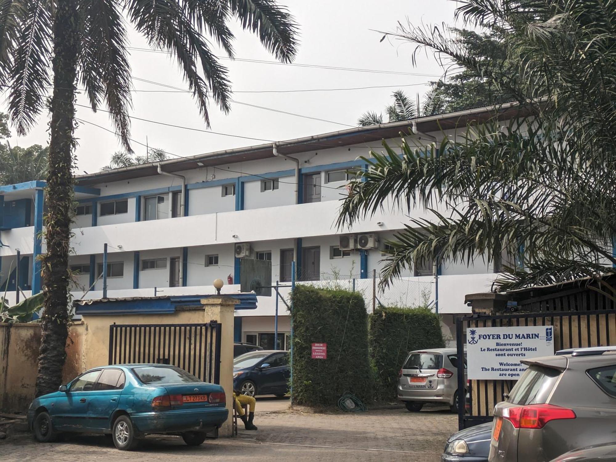 Hotel Foyer Du Marin Douala Esterno foto